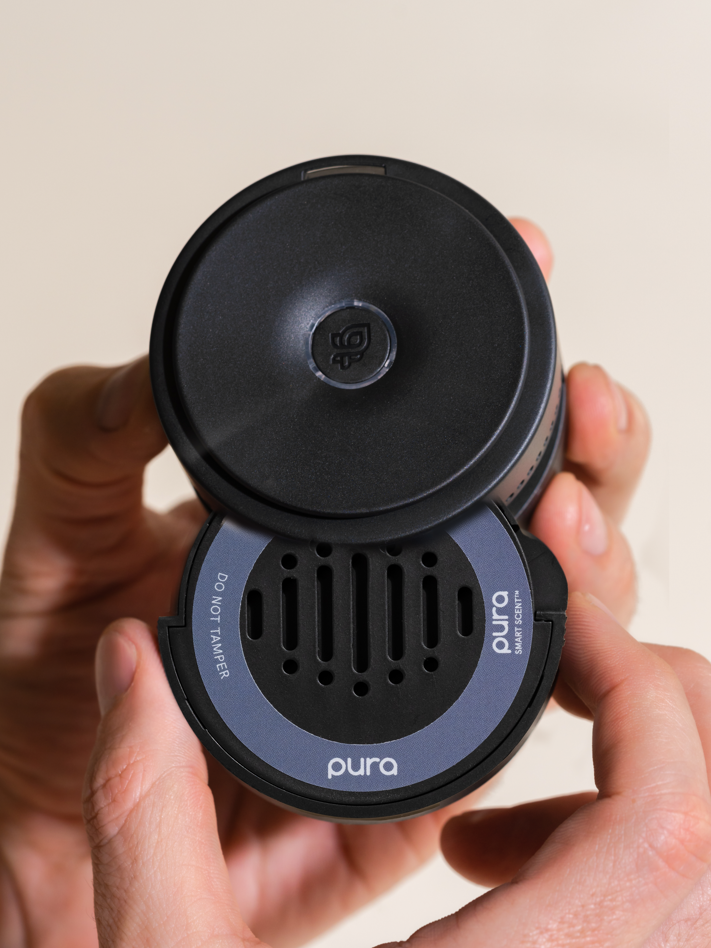 Winter Noir - Smart Home Scent Starts Here